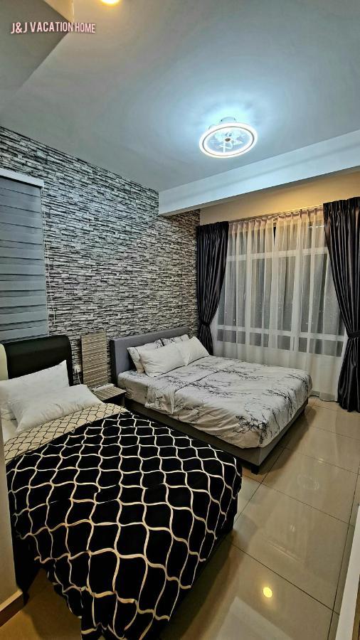 J&J Vacation Home@Novo8 Residence Kampong Tambak Zewnętrze zdjęcie