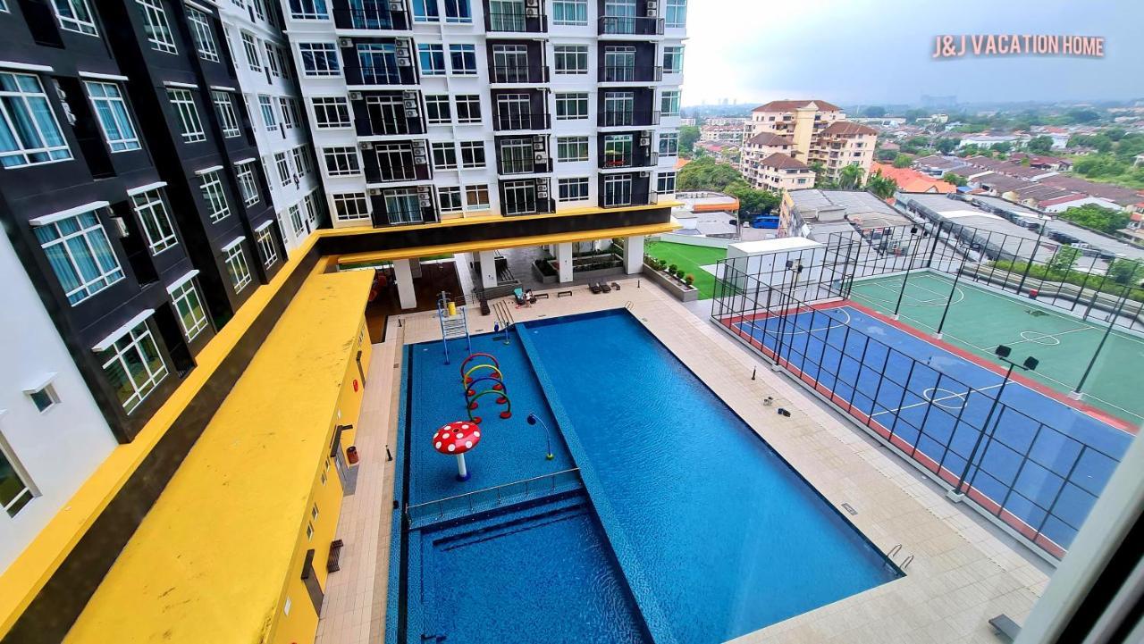 J&J Vacation Home@Novo8 Residence Kampong Tambak Zewnętrze zdjęcie