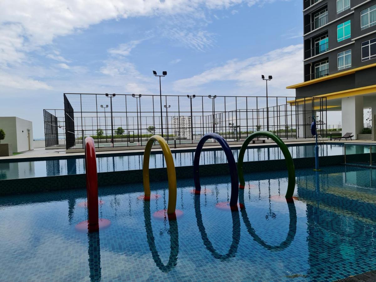 J&J Vacation Home@Novo8 Residence Kampong Tambak Zewnętrze zdjęcie