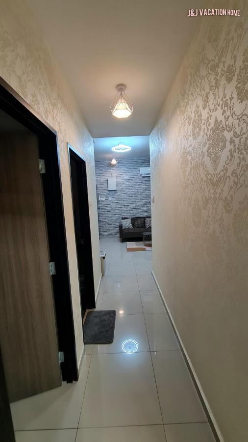 J&J Vacation Home@Novo8 Residence Kampong Tambak Zewnętrze zdjęcie