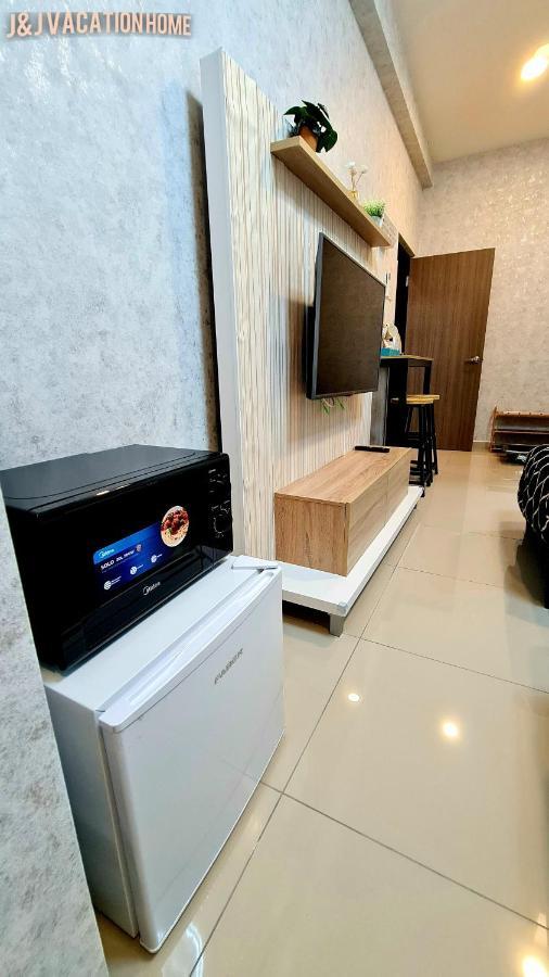 J&J Vacation Home@Novo8 Residence Kampong Tambak Zewnętrze zdjęcie