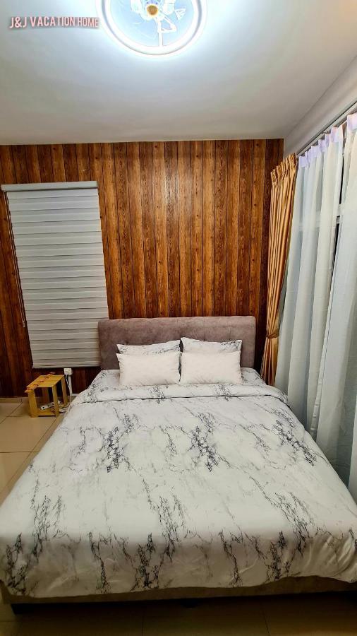 J&J Vacation Home@Novo8 Residence Kampong Tambak Zewnętrze zdjęcie