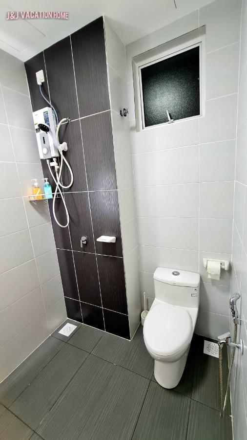 J&J Vacation Home@Novo8 Residence Kampong Tambak Zewnętrze zdjęcie