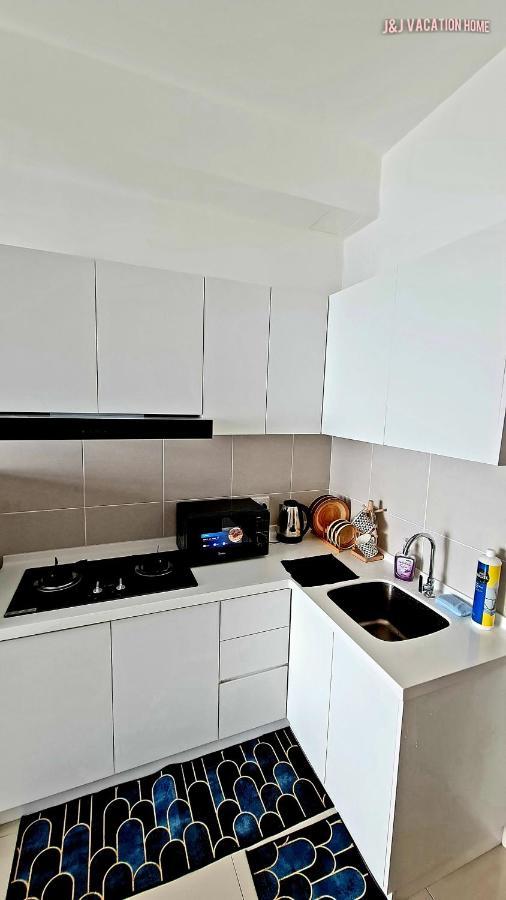 J&J Vacation Home@Novo8 Residence Kampong Tambak Zewnętrze zdjęcie