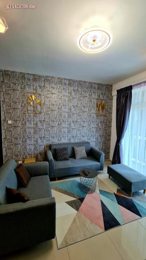 J&J Vacation Home@Novo8 Residence Kampong Tambak Zewnętrze zdjęcie