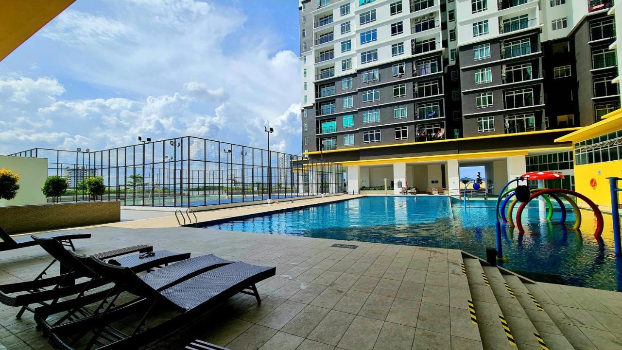 J&J Vacation Home@Novo8 Residence Kampong Tambak Zewnętrze zdjęcie